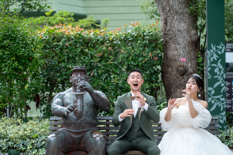 お二人らしさ満載の楽しいショット◎