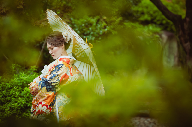 緑の奥に新婦さん♡綺麗♡