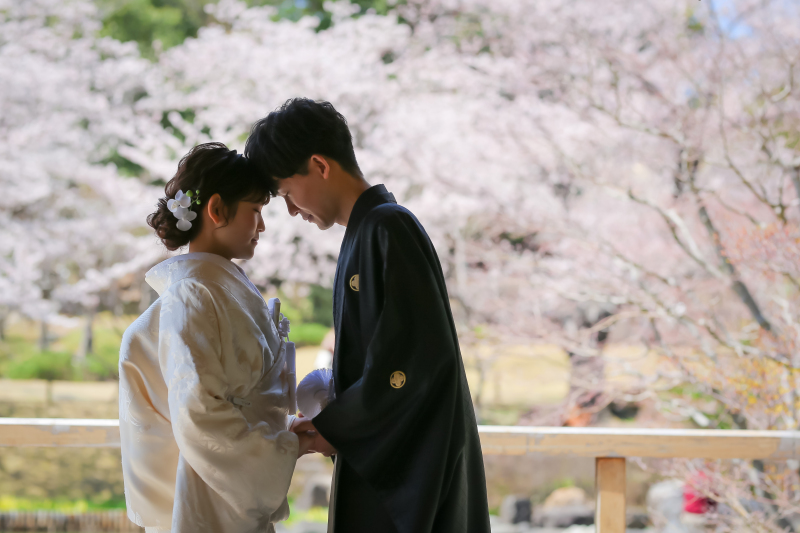 可愛くおでこコツン…♡