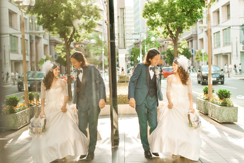 神戸の街並みでおふたりのお洒落ショット。