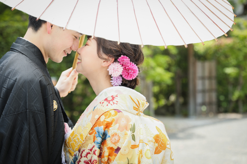 思わずキュンッ♡傘の中はお二人の世界、、、♡