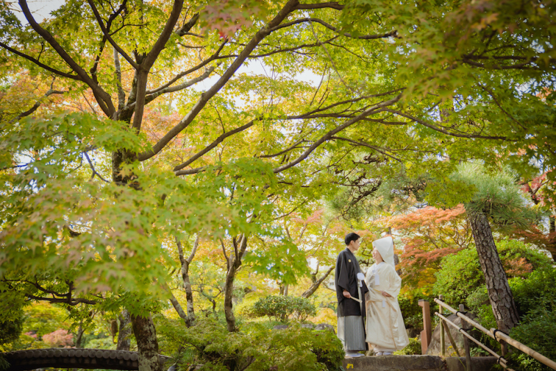 自然に囲まれて厳かに…