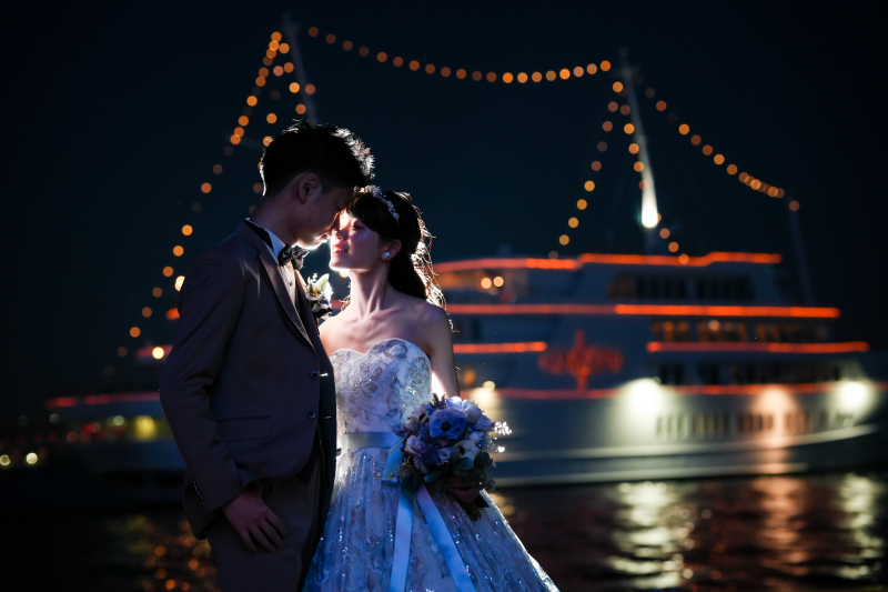 寄り添いあったお二人の幸せそうな微笑み♡