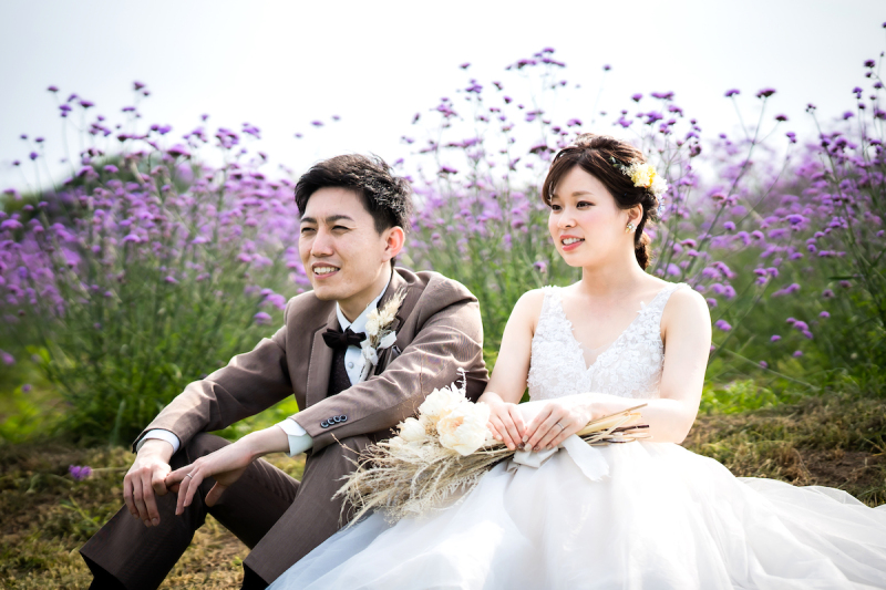 紫のお花に囲まれてエレガントな1枚♡♡