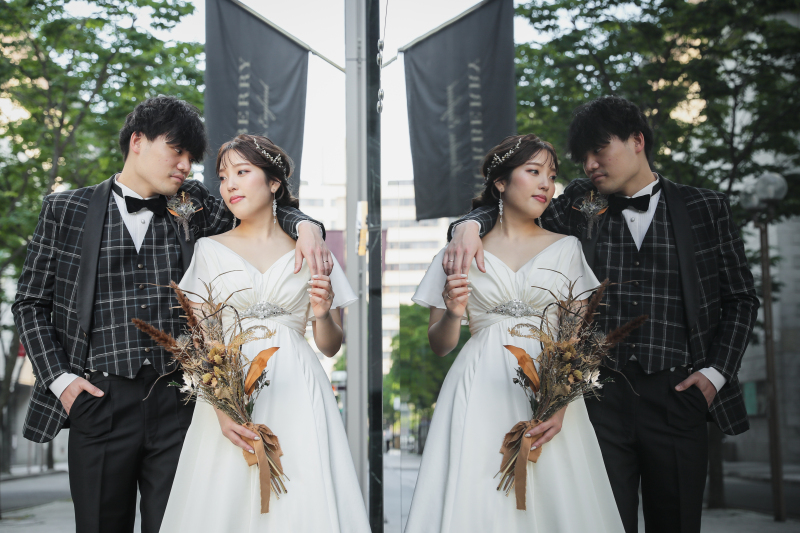 どっちがどっち!?壁に映るお二人にきゅん♡♡♡