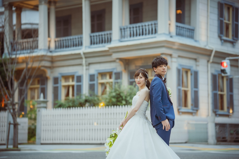 かっこいい!! オシャレな建物を後ろに♡