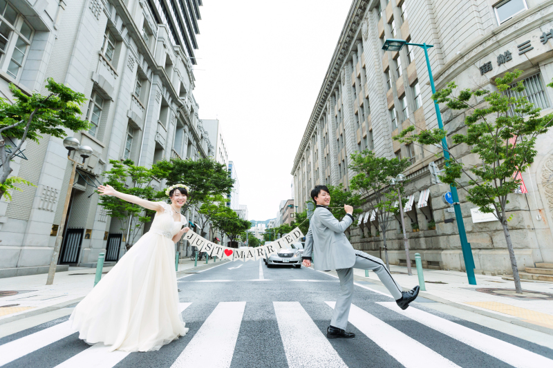 横断歩道で居留地ならではのショット