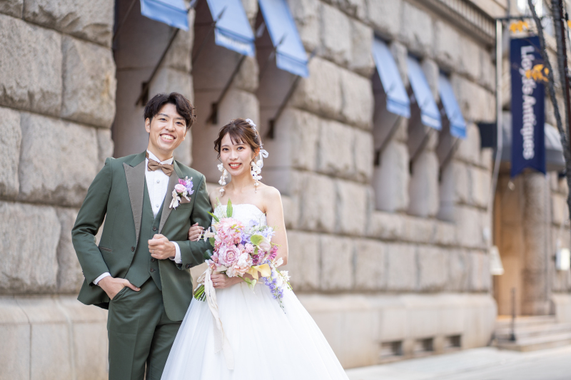 １４万円税別【洋装1点★撮影場所１カ所★】ドレス＆タキシードで神戸の街並みでロケーションフォト！衣装のアップ料金なし☆