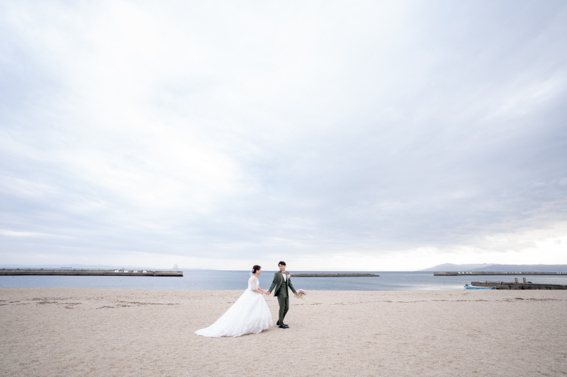 １４万円税別【洋装1点★ビーチフォト★】ドレス＆タキシードでビーチフォト！衣装のアップ料金なし☆