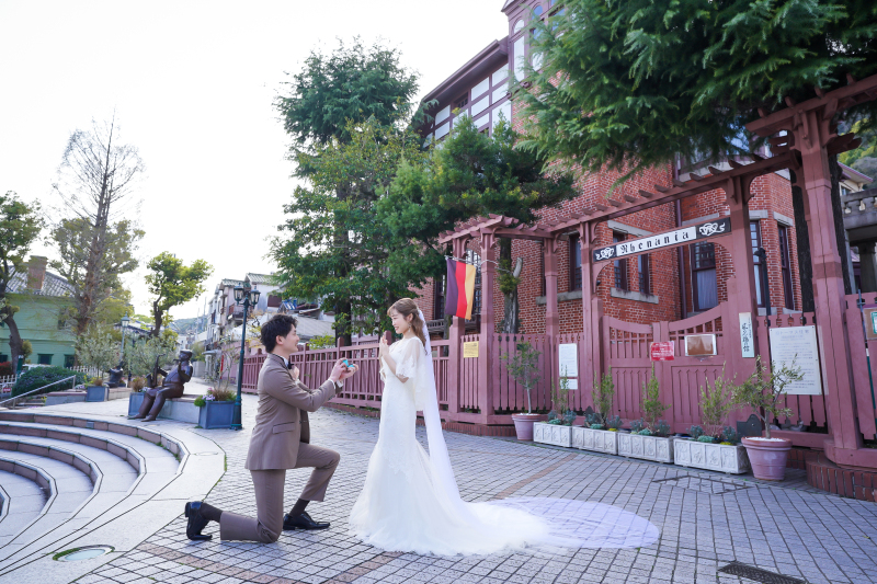 14万円税別【洋装1点★神戸北野エリアで撮影★】ドレス&タキシードで1カ所ロケーションフォト!!