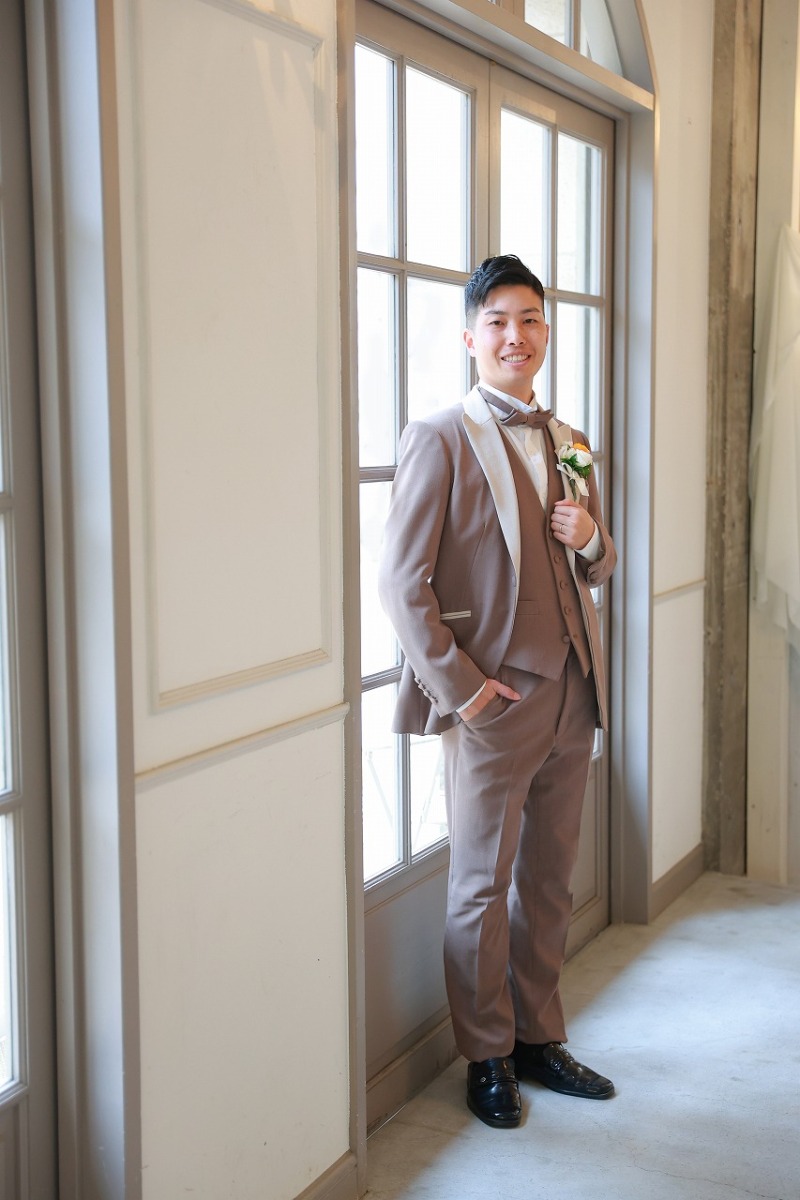 ブラウンのカジュアルなタキシード