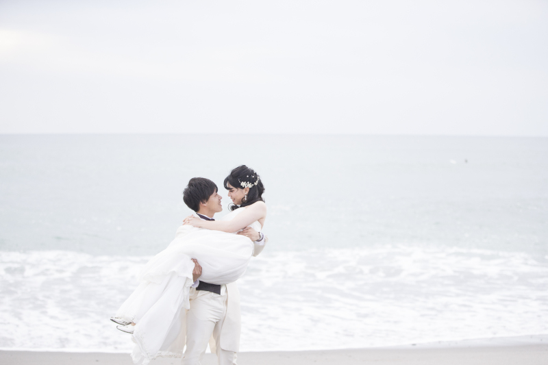 ロマンチックなポーズも。