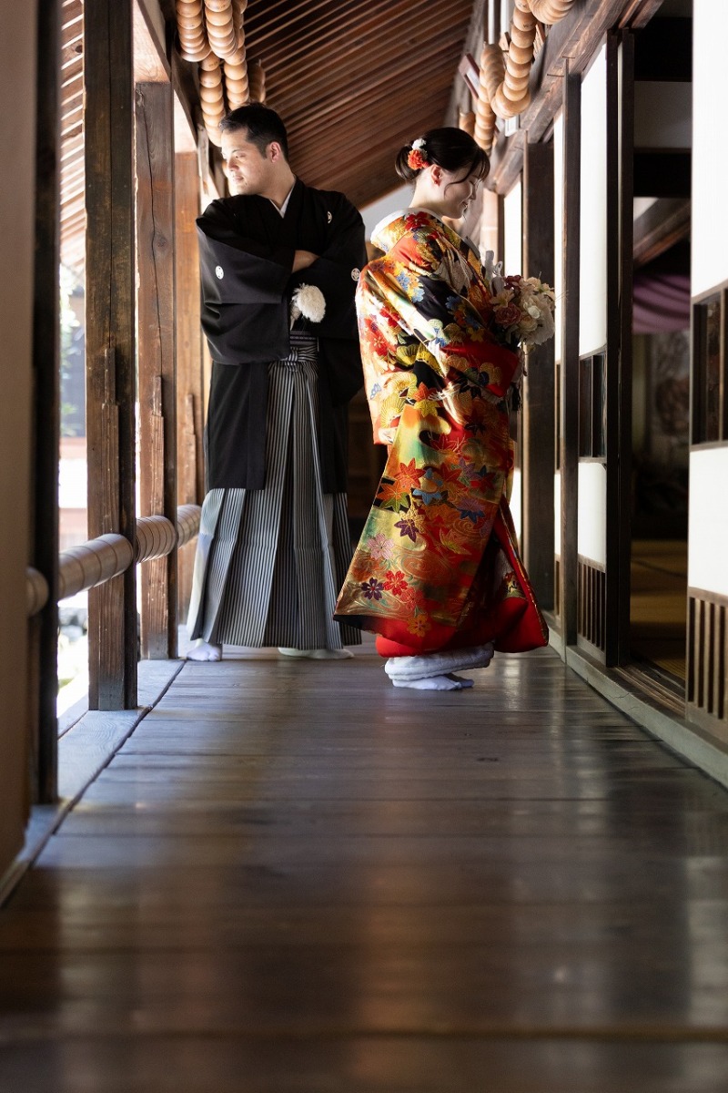 お二人のクールな表情も。