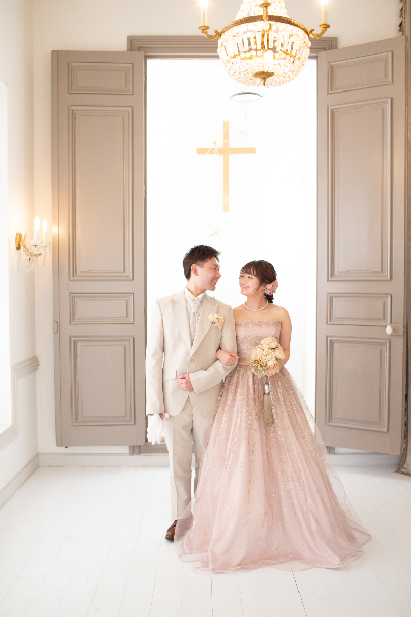 カラードレスに着替えて、スタジオでも撮影できます