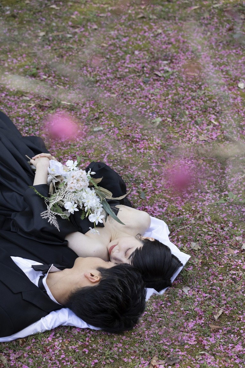 花びらに囲まれて♬