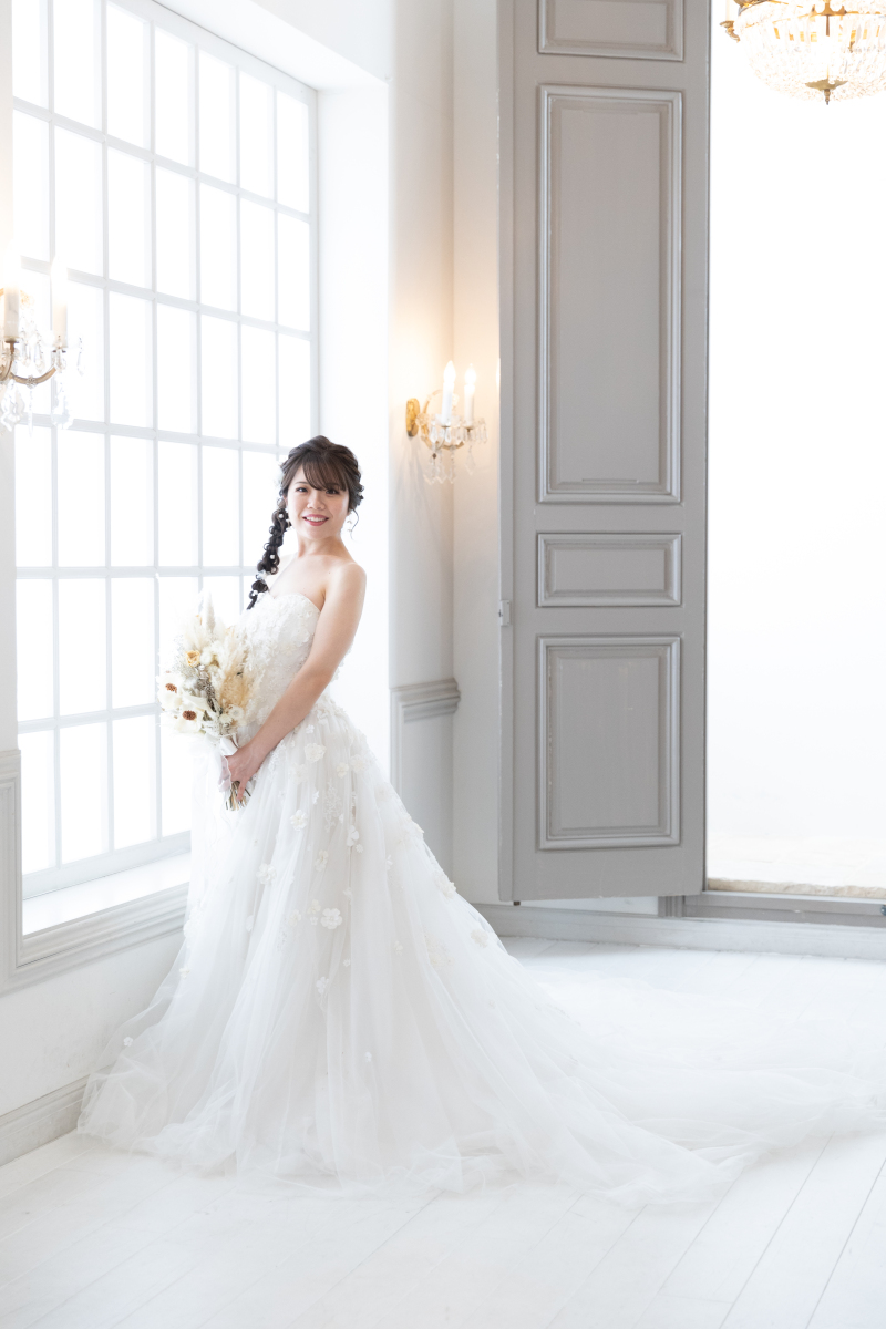 チュールドレスとドライなブーケ