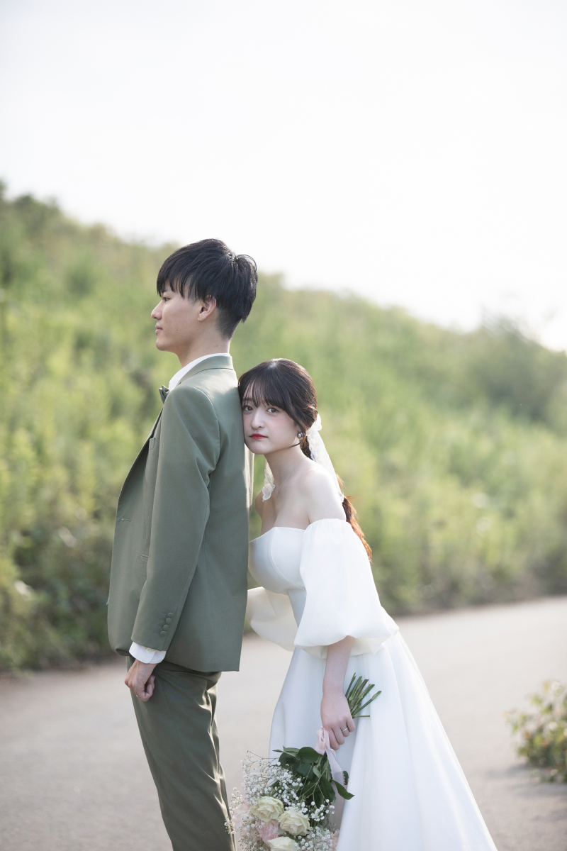 砂丘の手前の道ロケーション撮影