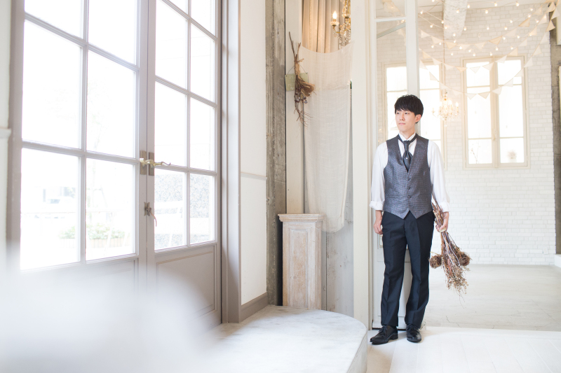 カジュアルな黒タキシード。