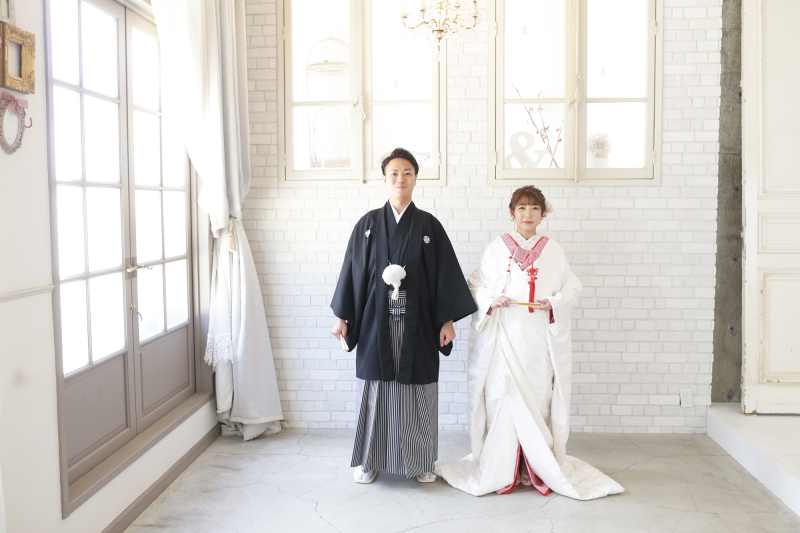 自然光が入るあたたかいスタジオ。