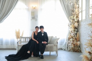 ブラックコーデでスタジオ撮影