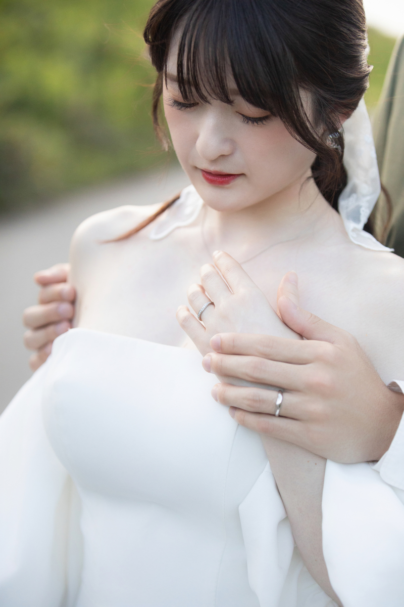 砂丘の手前の道ロケーション撮影