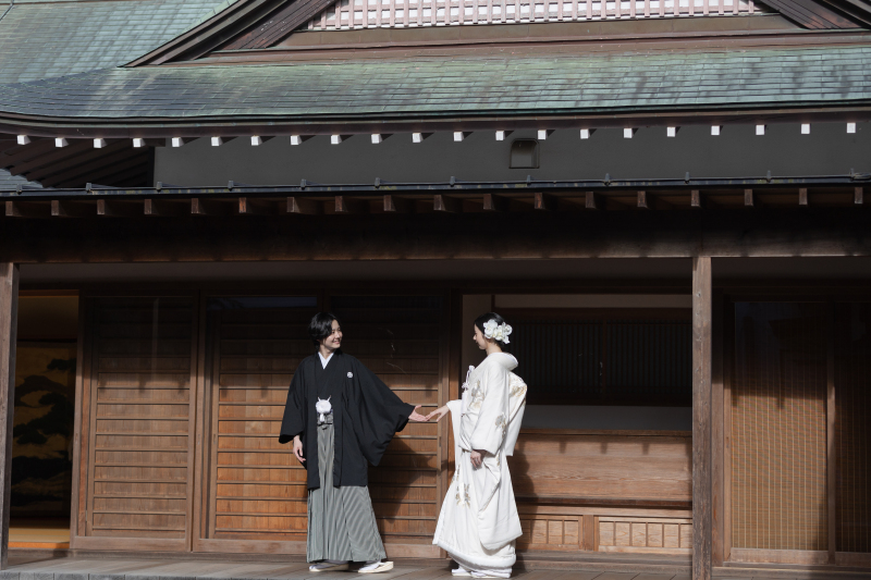 大きなお寺を背景に★