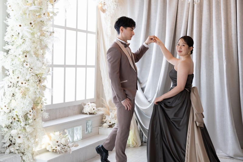 装花に囲まれたロマンティックな空間