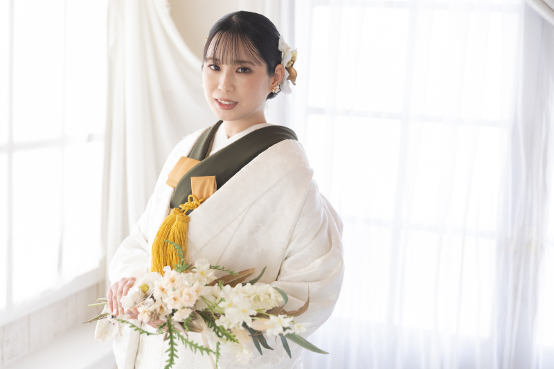 光に包まれる、やわらかなスタジオ和装撮影