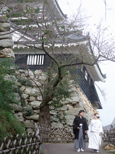 歴史ある浜松城での撮影。