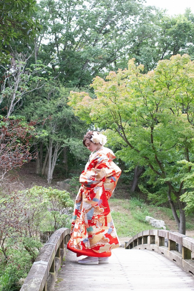 ロケーションでも華やかで映える色打掛！！