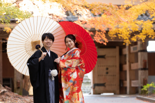 11月末までの撮影限定【紅葉ロケーションキャンペーン】衣装1着・データ100カット付・ヘアメイク・更にお得な5大特典付き！