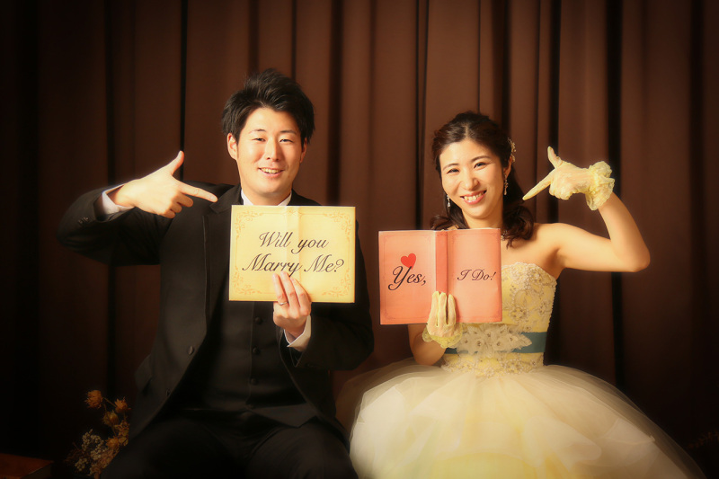 小物を使って可愛くポーズ☆