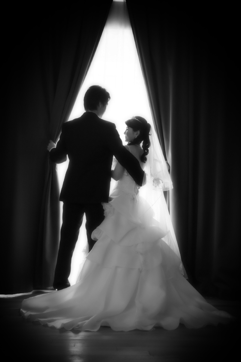 なんだか照れくさいけれど、幸せそうな二人♪