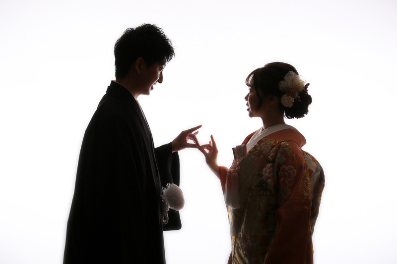 仲睦まじい二人をドラマティックに