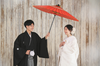 和装も洋装もいろいろなポーズで♪