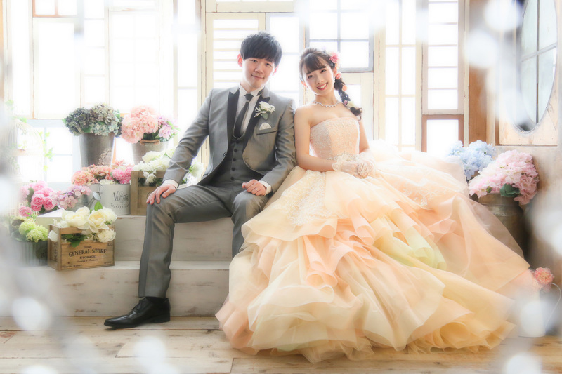 カラフルなお花に囲まれてメルヘンに