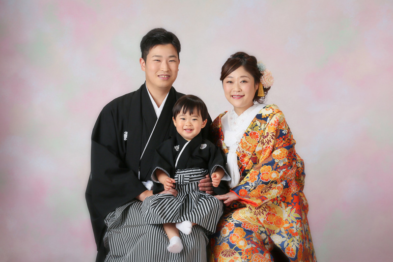 お子様と一緒にみんなでお着物でパチリ