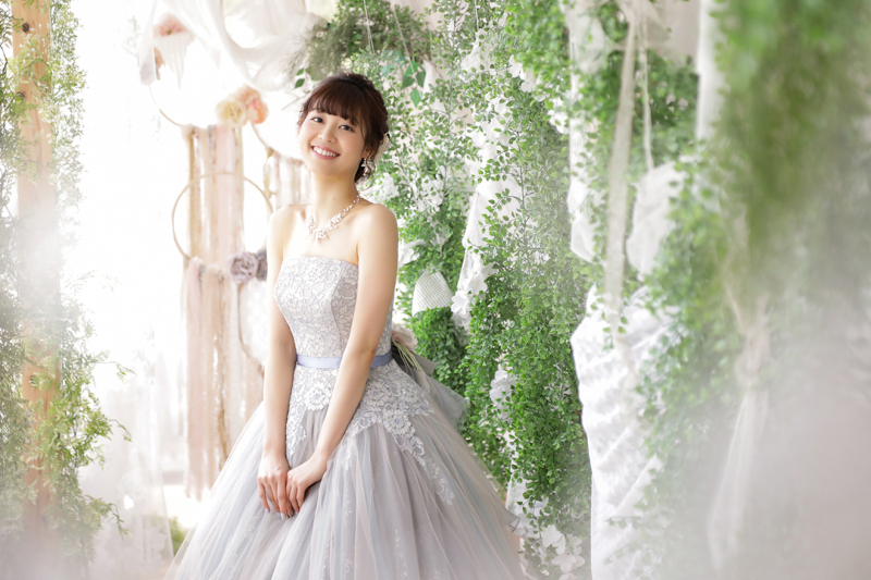 流行のくすみカラーも