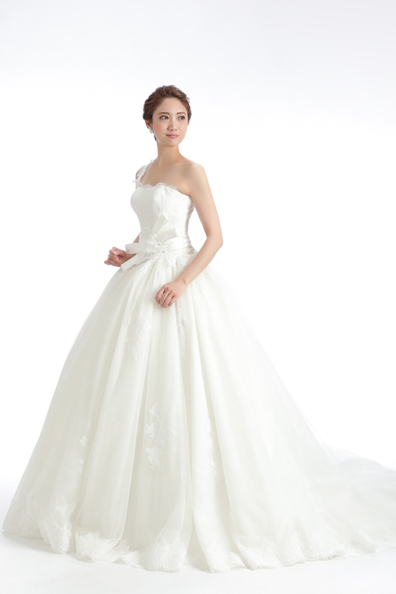 らかんスタジオ立川店_ウエディングドレスが豊富