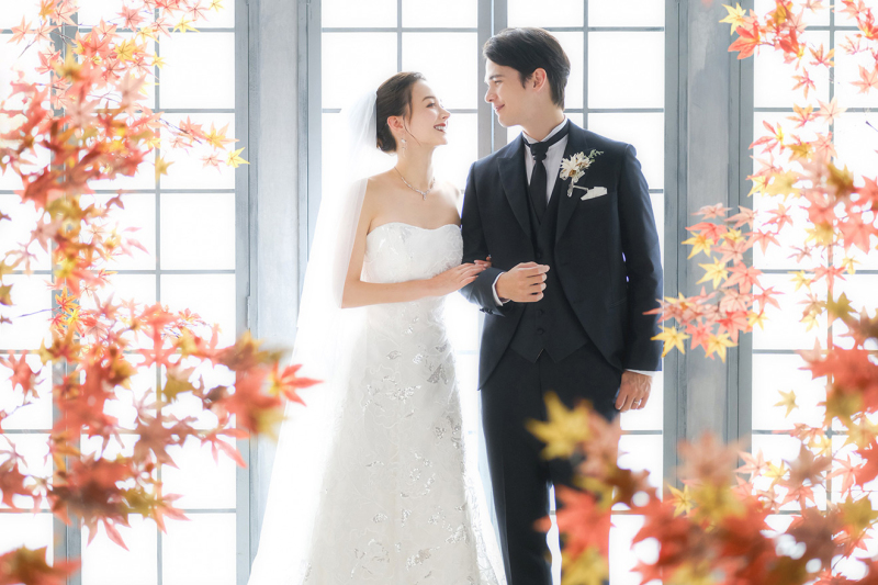 【9月〜11月限定!両家用台紙付きキャビネ写真プレゼント】和洋装2着・美肌修整付データ100カット・ ムービー付