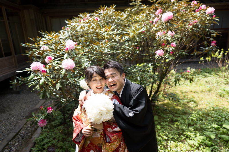 全国各地にある衣裳店で、運命の一着に出会えます!