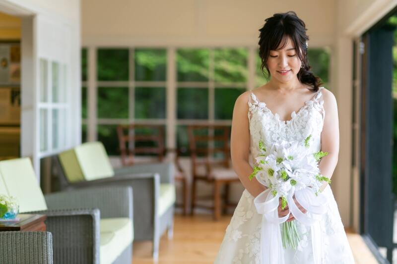 花嫁のソロショットも雰囲気よくて〇