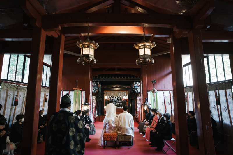 挙式は「渡殿」「拝殿」の2つの会場から選べる！