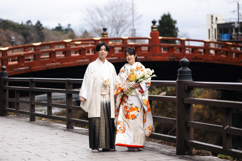 日光の表玄関を彩る「神橋」での写真撮影