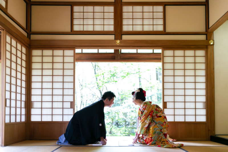 色打掛が映える和風の建造物での撮影