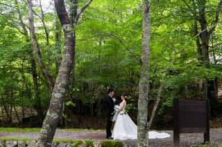 ドレスが映える自然と有名建造物「英国・イタリア大使館別荘記念公園」でのフォトW！