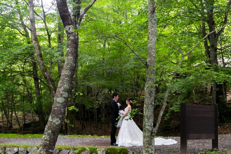 ドレスが映える自然と有名建造物「英国・イタリア大使館別荘記念公園」でのフォトW!