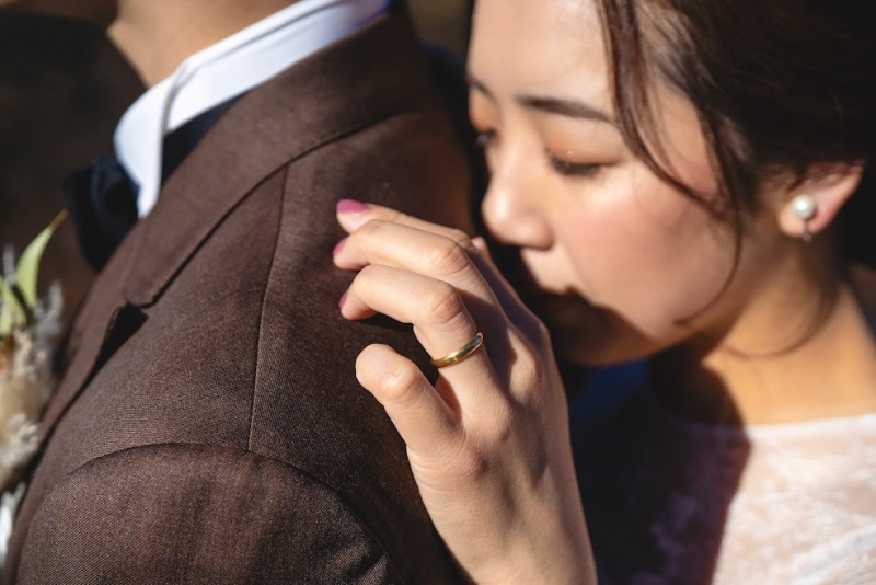 お二人のナチュラルを引き出すカメラマンが撮影