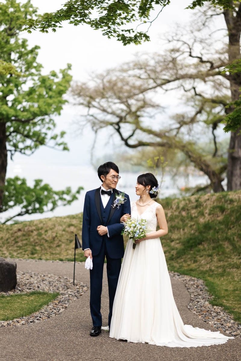 湖をバックに撮影ができる！