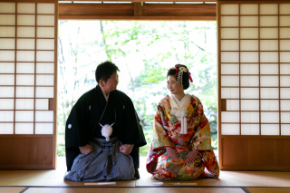 東京サロンでご相談からお衣裳合わせまでOK！お住まいの近くでスムーズに！